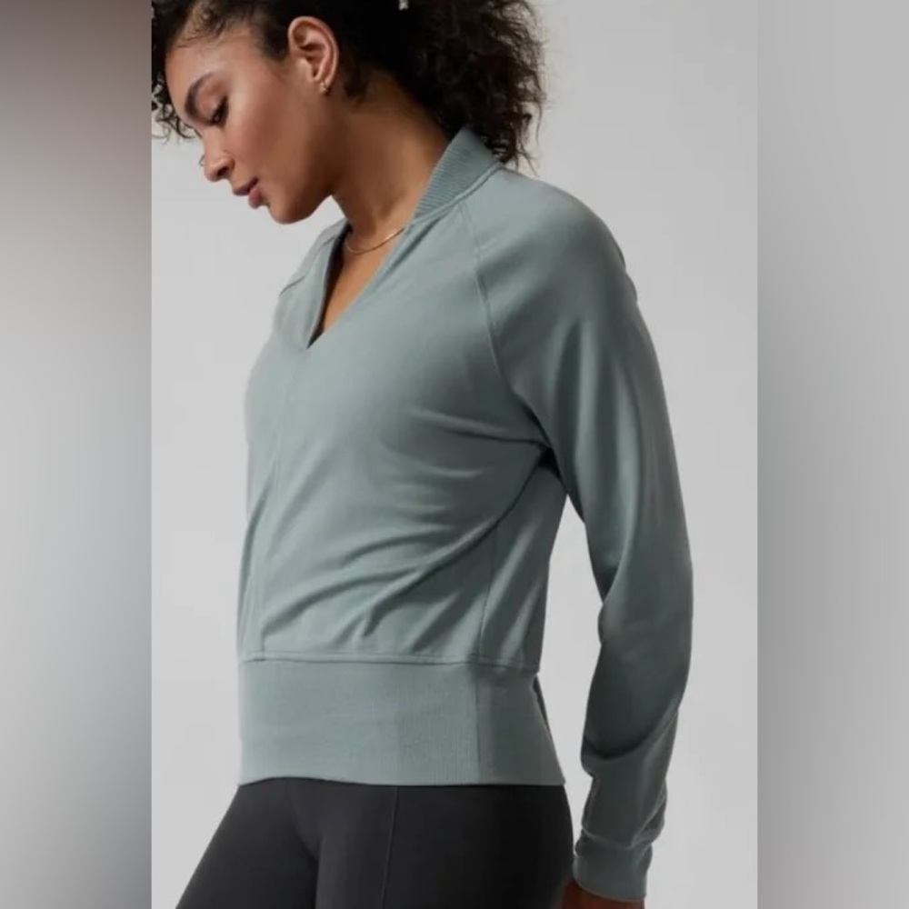 ATHLETA *NWOT* Eastbound Sweatshirt